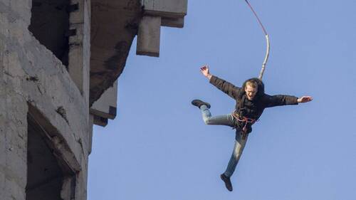 Brésil: une jeune femme meurt lors d'un saut dans le vide