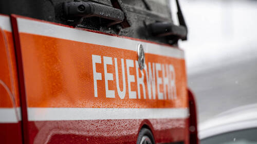 Important dégagement de fumée lors d'un incendie majeur à Glaris