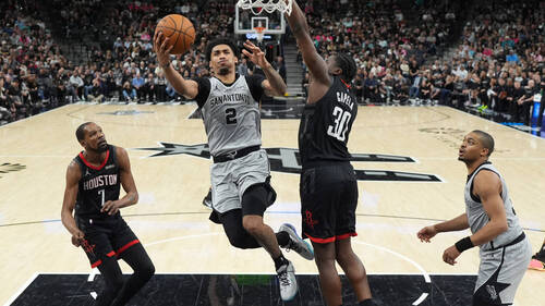 Wembanyama et les Spurs écrasent les Rockets