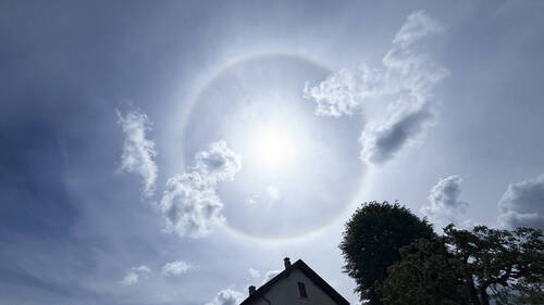 Un photographe de Keystone-ATS saisit un halo au-dessus de l'Ajoie