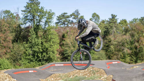 Le plus grand bike park de Romandie ouvre samedi à Porrentruy