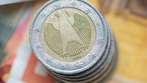 Zone euro: l'embellie économique printanière révisée à la hausse