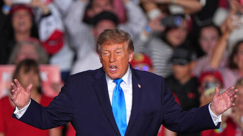 Trump annonce qu'il financera lui-même ses publicités de campagne