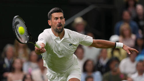Wimbledon: Djokovic s'en sort en quatre sets au premier tour