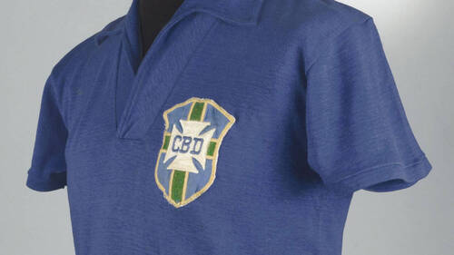 Un maillot de Pelé vendu 4,9 millions de dollars
