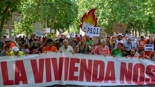 Manifestation dans la rue à Madrid contre la crise du logement