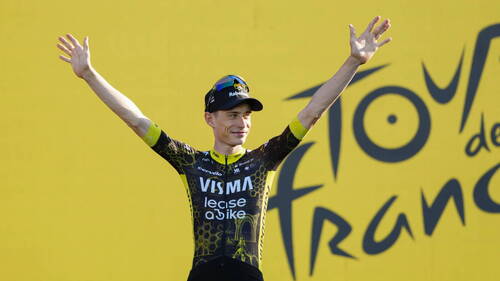 Visma l'emporte à Barcelone, Vingegaard premier maillot jaune
