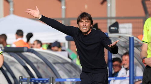 Naples officialise le départ d'Antonio Conte