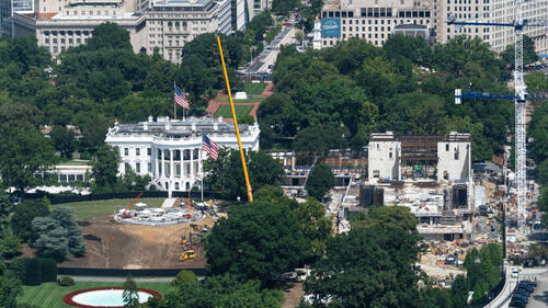 La construction de la salle de bal à la Maison-Blanche autorisée