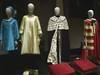 Des milliers de livres pour les costumes et décors de "The Crown"