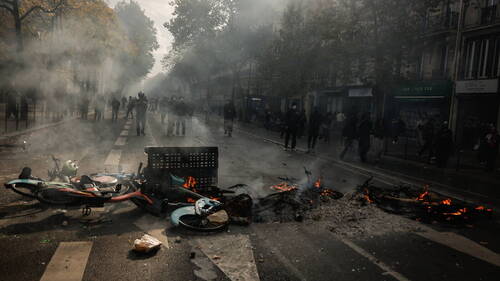 La France sonnée au lendemain d'une journée de mobilisation