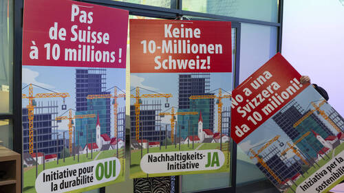 Une majorité favorable à l'initiative "Pas de Suisse à 10 millions"