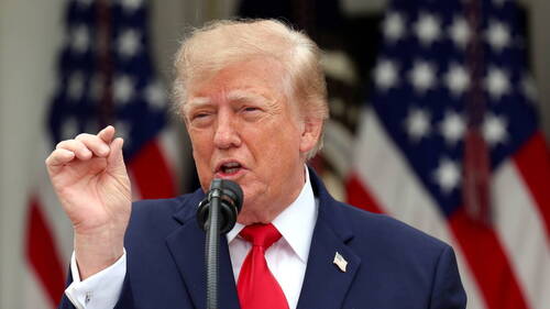 Frappes de Kiev sur les raffineries russes: une honte, dit Trump