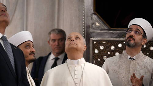 En Turquie, Léon XIV visite la Mosquée bleue d'Istanbul