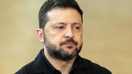 Ukraine: Zelensky tente d'apaiser les tensions avec Washington