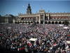 Un demi-million de Polonais manifestent contre le gouvernement