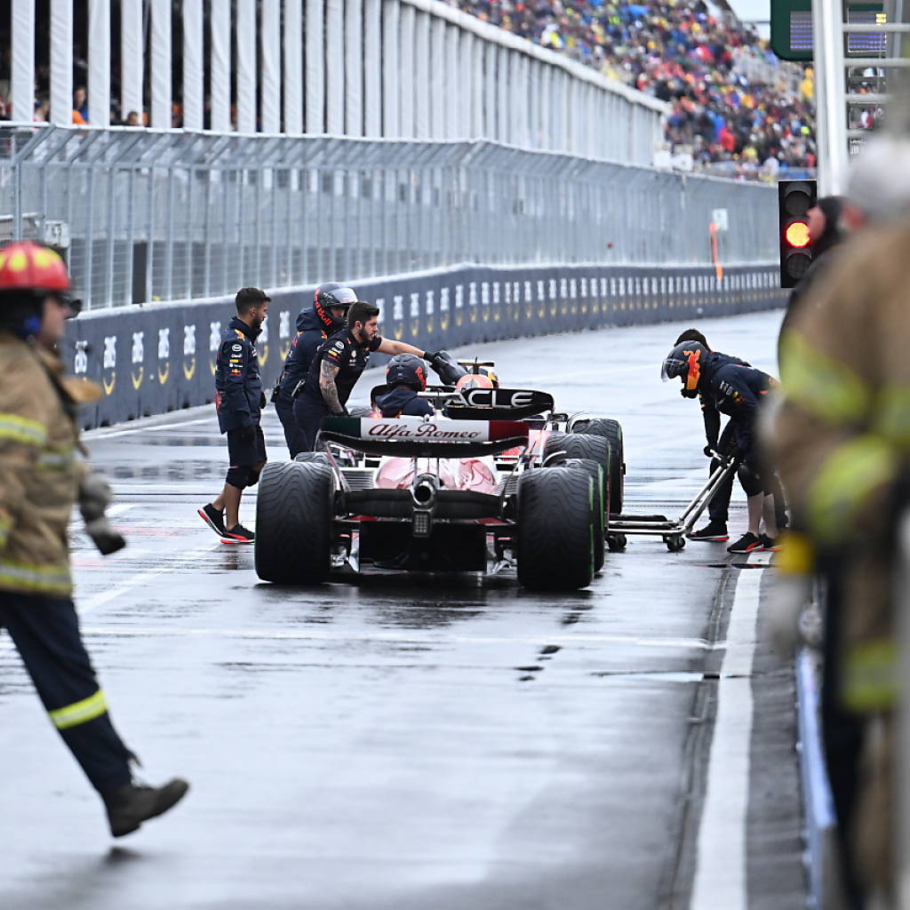 Max Verstappen Red Bull Signe La Pole Position Au Canada