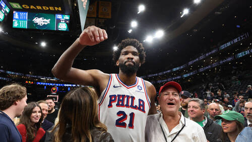 Embiid et les Sixers renversent les Celtics