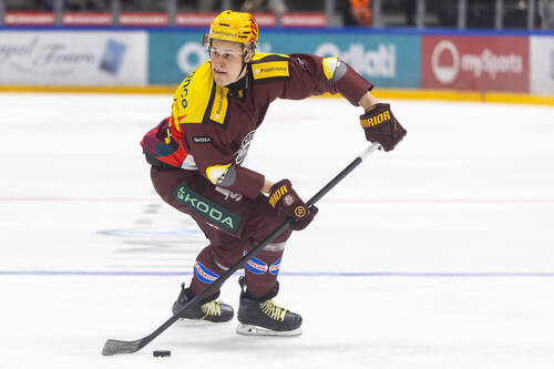 PostFinance Top Scorer Jesse Puljujaervi (GSHC) en action lors du match du championnat suisse de hockey sur glace de National League entre Geneve-Servette HC et SC Rapperswil-Jona Lakers ce mardi 22 septembre 2026 a la patinoire des Vernets a Geneve. (KEYSTONE/Cyril Zingaro)