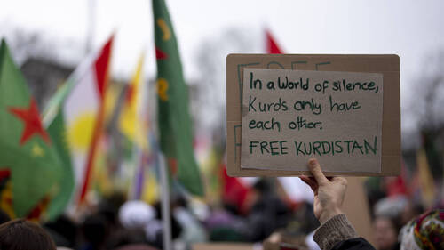 Des milliers de manifestants à Berne pour les Kurdes en Syrie