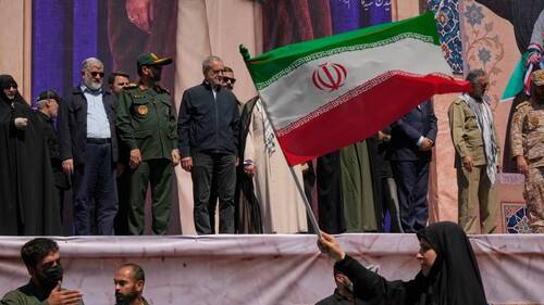 Le président iranien promet de "défendre fermement" l'Iran à l'ONU
