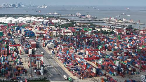 Chine: l'excédent commercial dépasse 1000 milliards de dollars