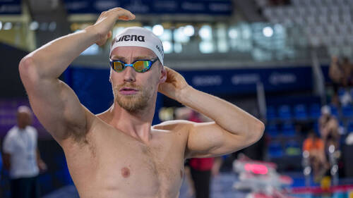 Mityukov 5e des séries du 200 m dos, Bucca 10e