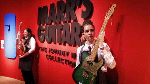 Deux guitares de Johnny Marr vendues plus de 650'000 euros