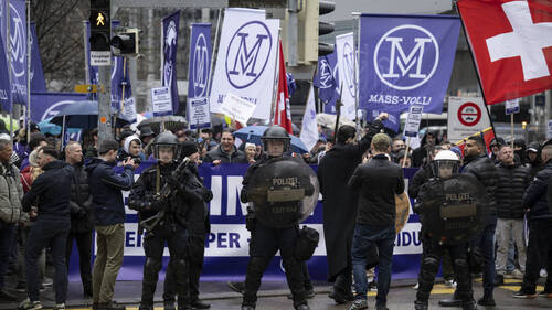 SG: 1000 personnes ont manifesté contre une obligation vaccinale