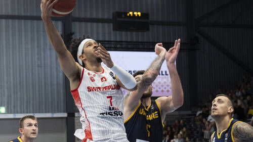 La Suisse bat l'Ukraine 66-64 à Fribourg