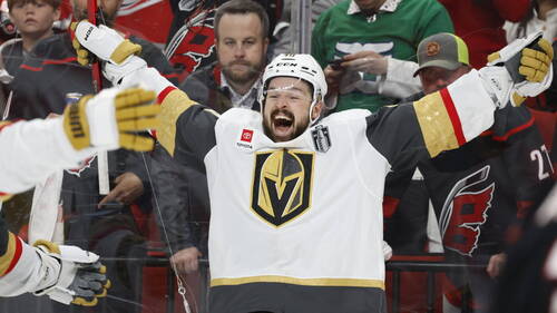 Les Golden Knights dominent les Hurricanes