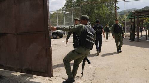 Venezuela: la propriété d'un chef de gang pillée après sa fuite