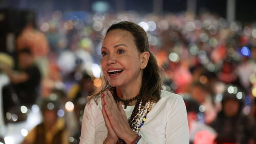 L'opposante Maria Corina Machado acclamée à son retour au Venezuela