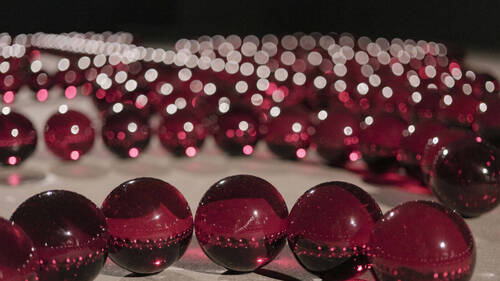 Le verre au-delà de la matière: les collections du Cirva à l'Ariana