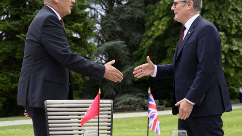 Parmelin parle avec Starmer à Evian des négociations commerciales