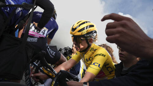 Niewiadoma s'impose en solitaire et s'empare du maillot jaune