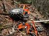 Un tracteur chute de 100 mètres lors de travaux forestiers