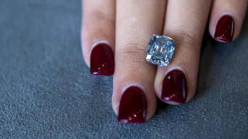 De Beers suspend la production de sa principale mine de diamants