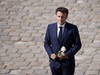 Macron rend hommage au comédien Michel Bouquet