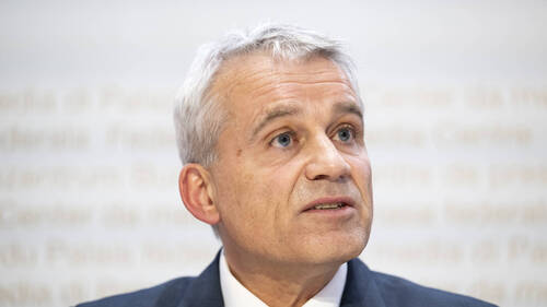 Moins de dossiers en suspens: le SEM supprime 83 postes