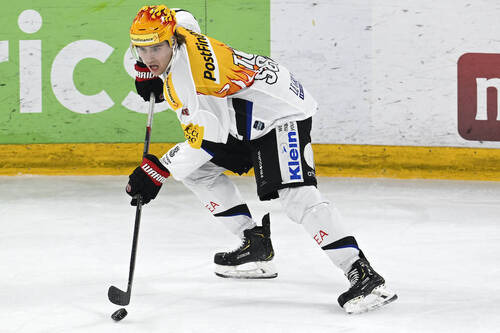 Fribourgs Postfinance Topscorer Janne Kuokkanen waehrend dem Qualifikationsspiel der National League zwischen dem EHC Biel und dem HC Fribourg-Gotteron, am Mittwoch, 7. Dezember 2022, in der Tissot Arena in Biel. (PostFinance/KEYSTONE/Marcel Bieri)