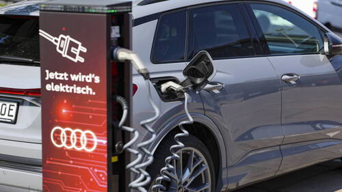 Allemagne: le marché auto confirme sa reprise grâce à l'électrique