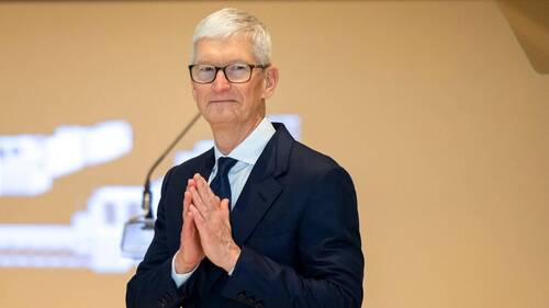 Apple: Tim Cook convoque Steve Jobs dans ses adieux aux salariés
