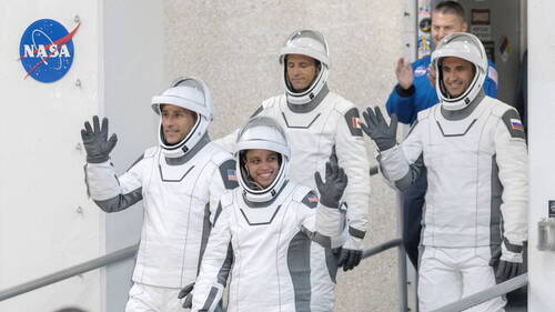 Un nouvel équipage rejoint la station spatiale internationale