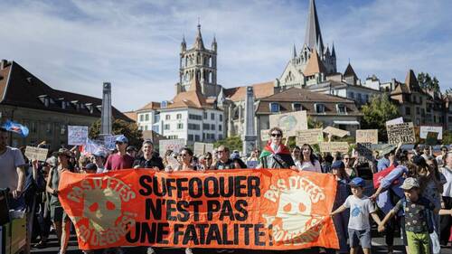Manifestations à Genève et Lausanne contre l'inaction climatique