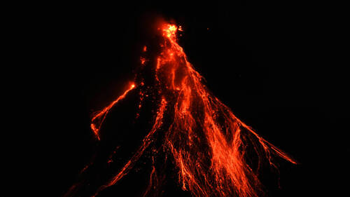 Philippines: le volcan Mayon entre en éruption