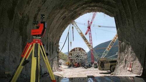 Le recours contre l'extension du tunnel du Lötschberg est rejeté