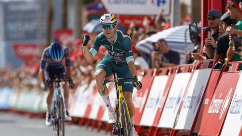 Van Aert lève encore les bras sur la Vuelta, Mas reste leader