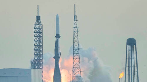 Blue Origin lance sa fusée New Glenn avec un propulseur réutilisé