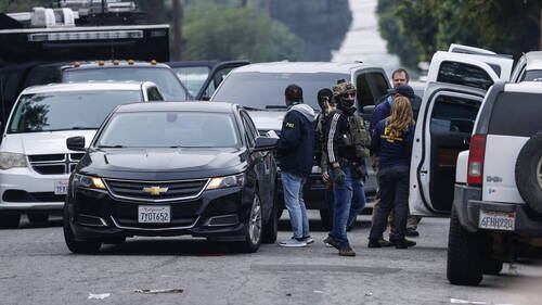 USA: l'ICE peut continuer à agir masquée en Californie